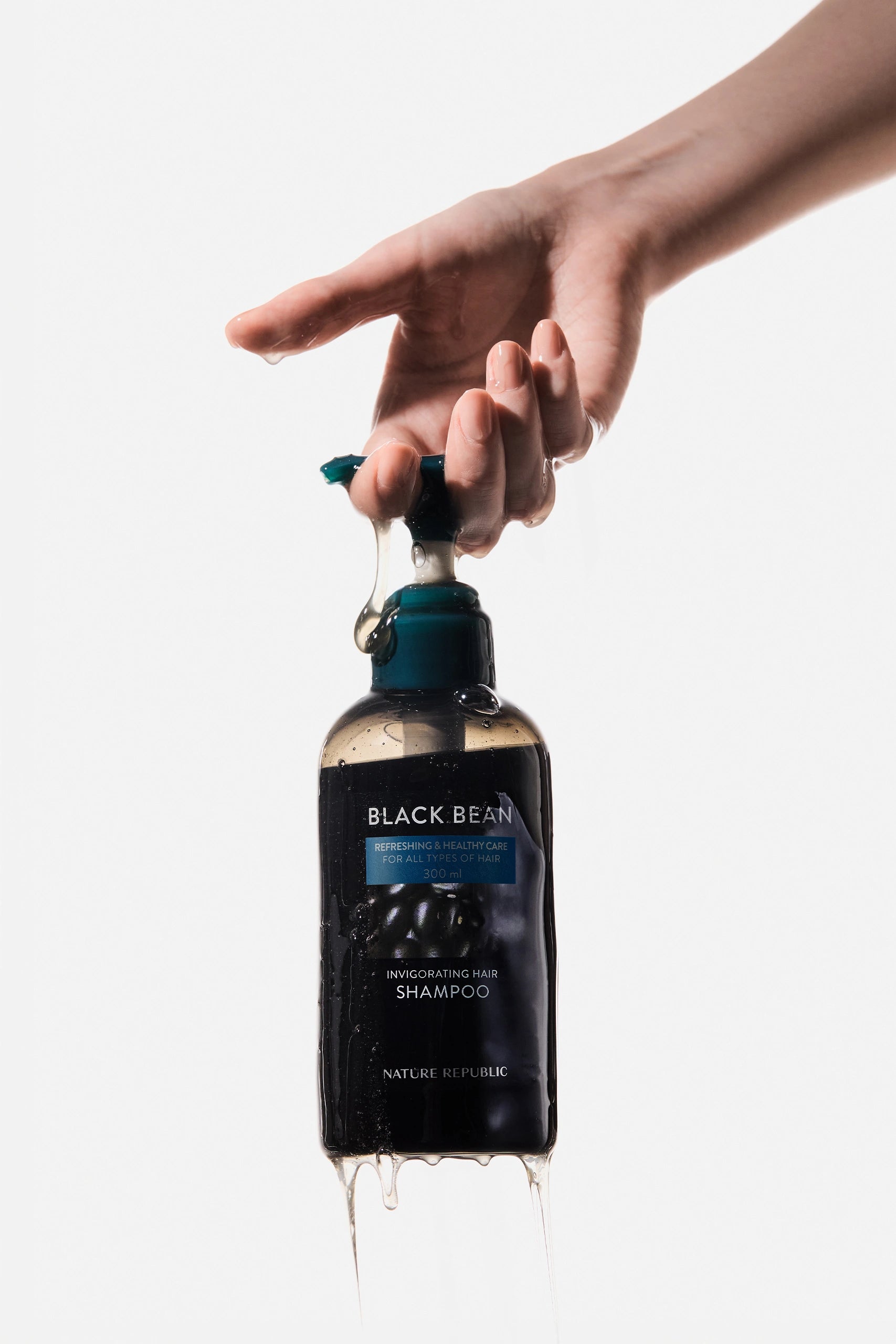Black Bean Invigorating Hair Shampoo - Sampon revigorant cu fasole neagra - HER