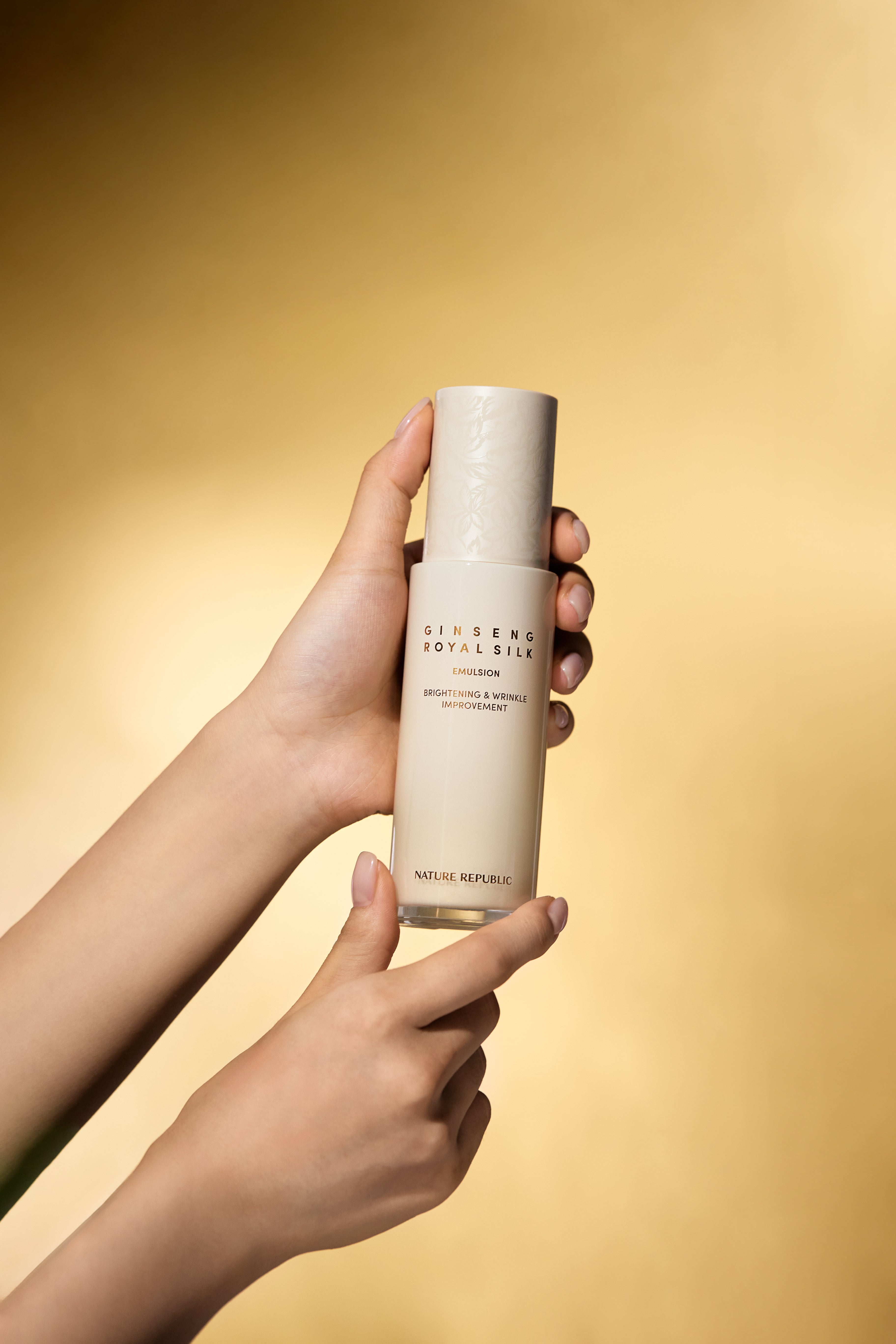 Ginseng Royal Silk Emulsion - Emulsie hidratanta cu Ginseng si particule de Aur - HER