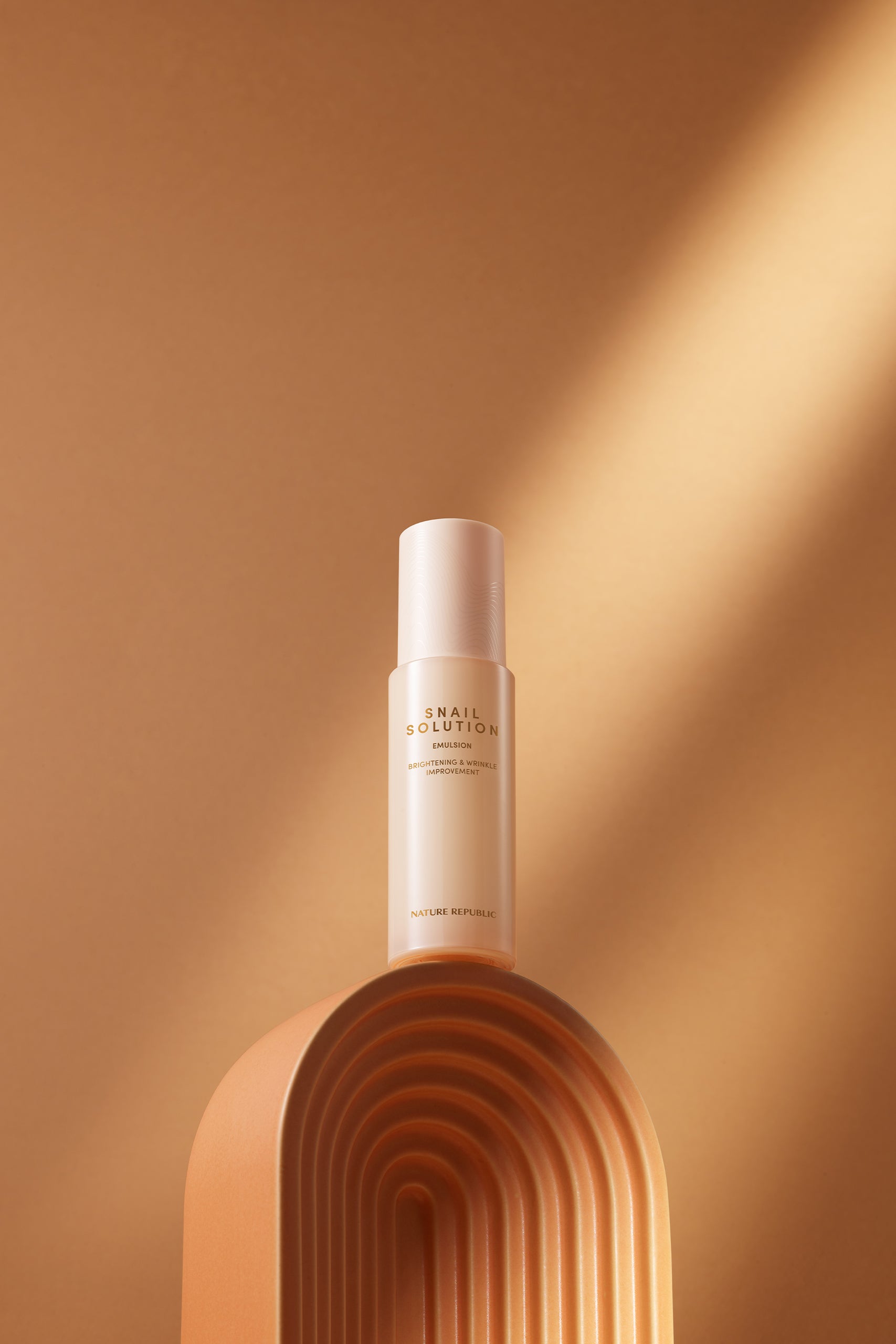 Snail Solution Skin Emulsion - Emulsie hidratanta cu Extract de Melc - HER