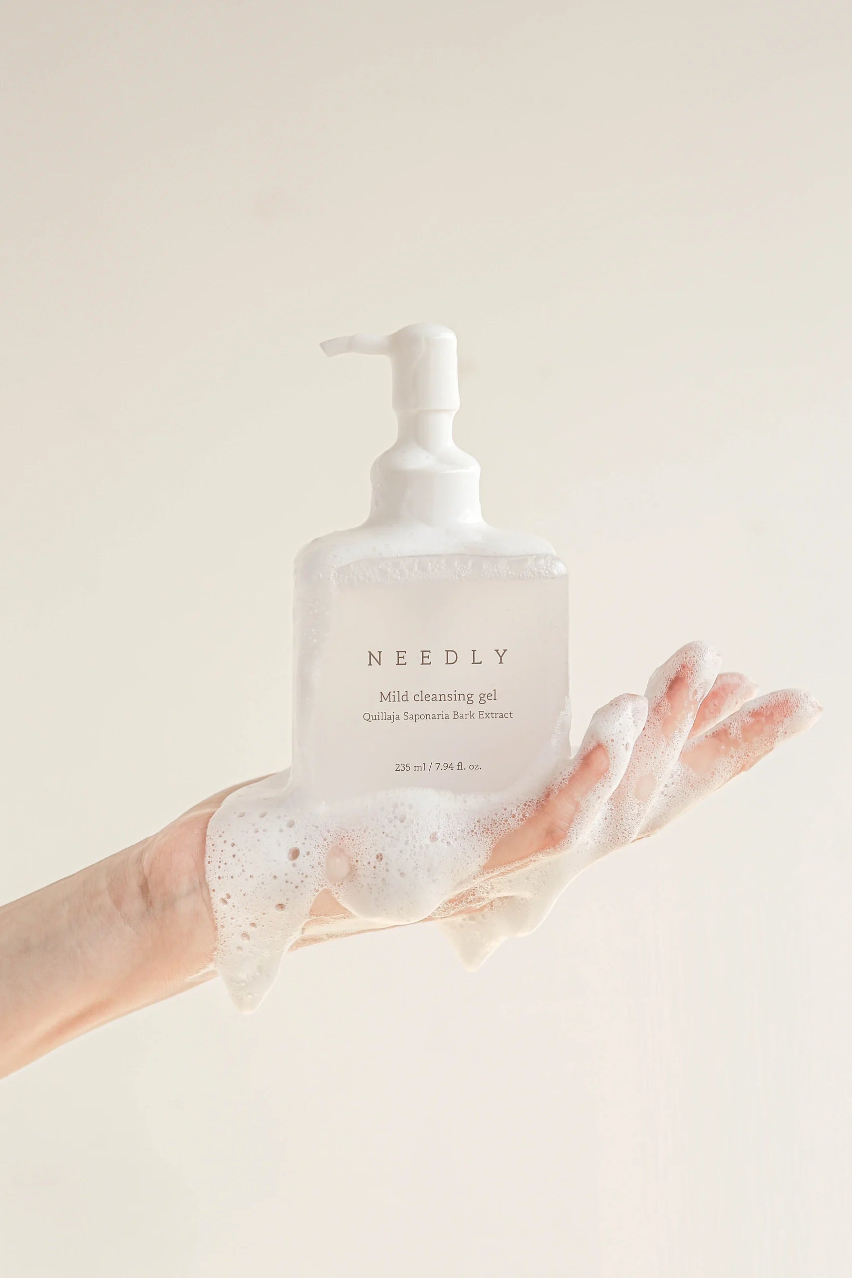 Needly Mild Cleansing Gel - Gel de curatare delicat pentru piele echilibrata
