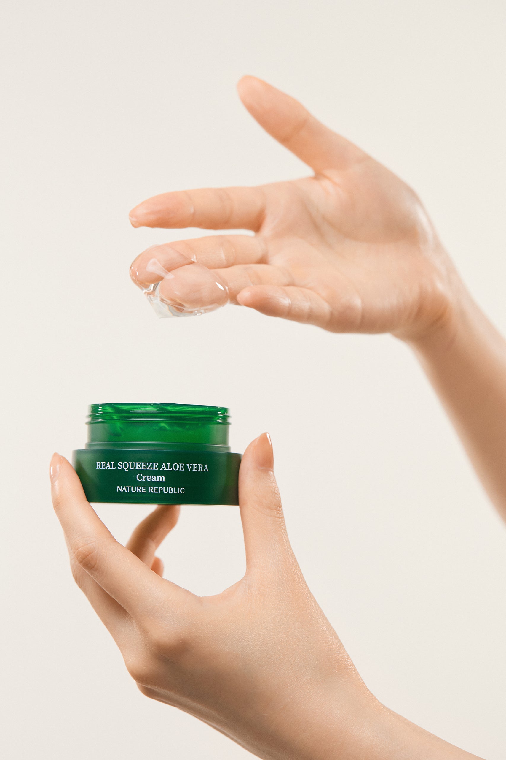 Real Squeeze Aloe Vera Cream - Crema de fata hidratanta cu Aloe Vera - HER