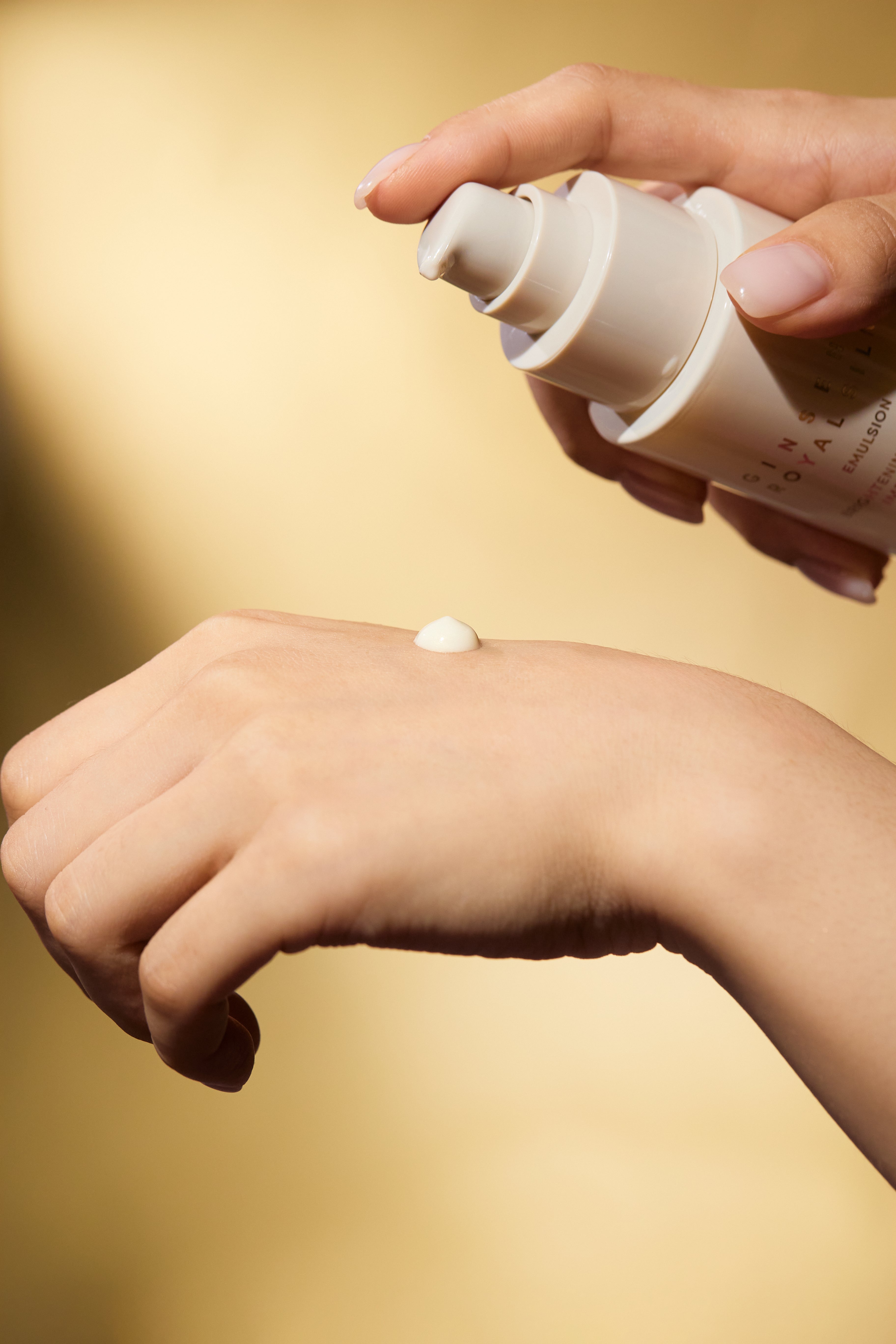 Ginseng Royal Silk Emulsion - Moisturizing emulsion with Ginseng and Gold particles
