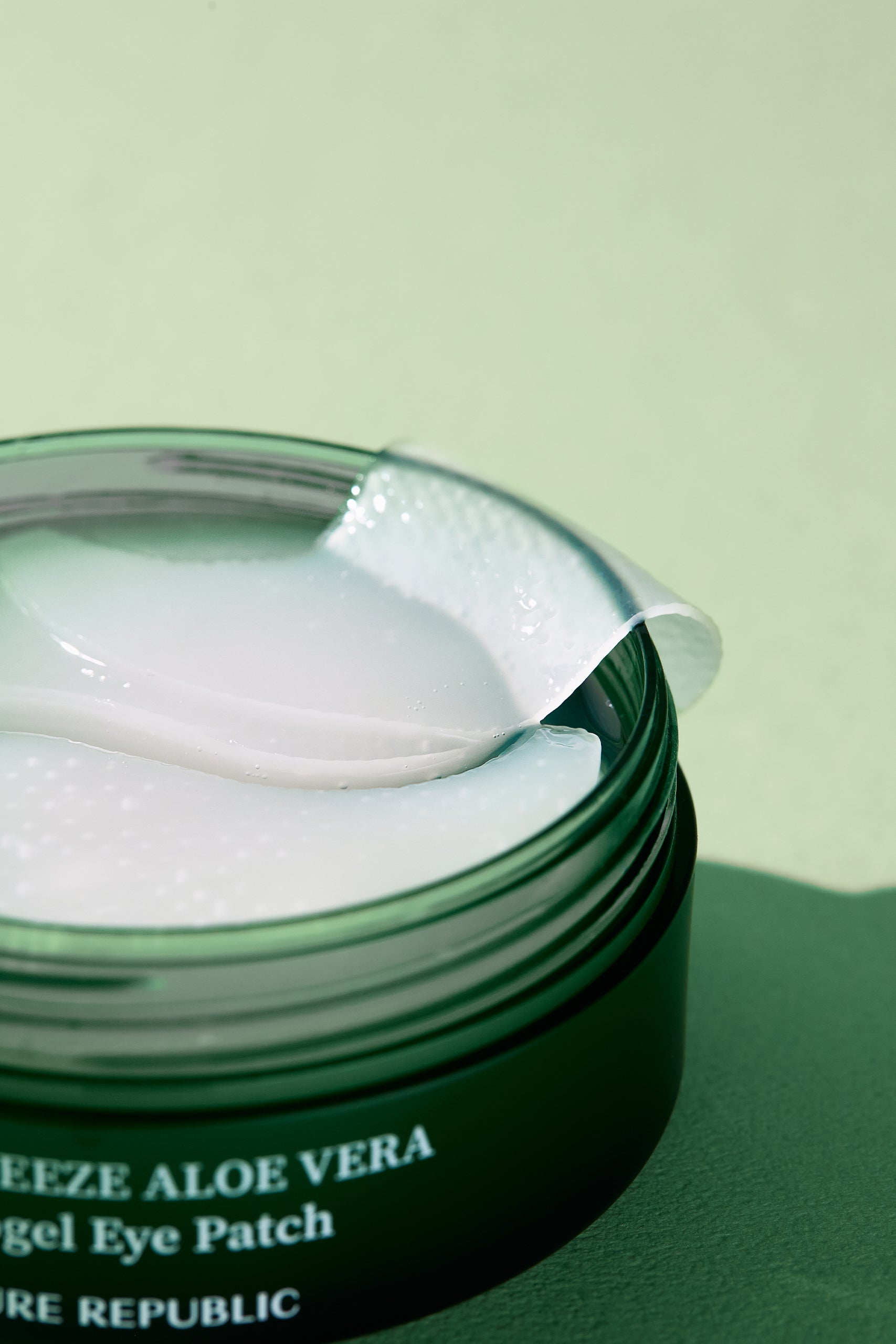 Real squeeze Aloe Vera Hydrogel eye patch - Hydrogel eye patches