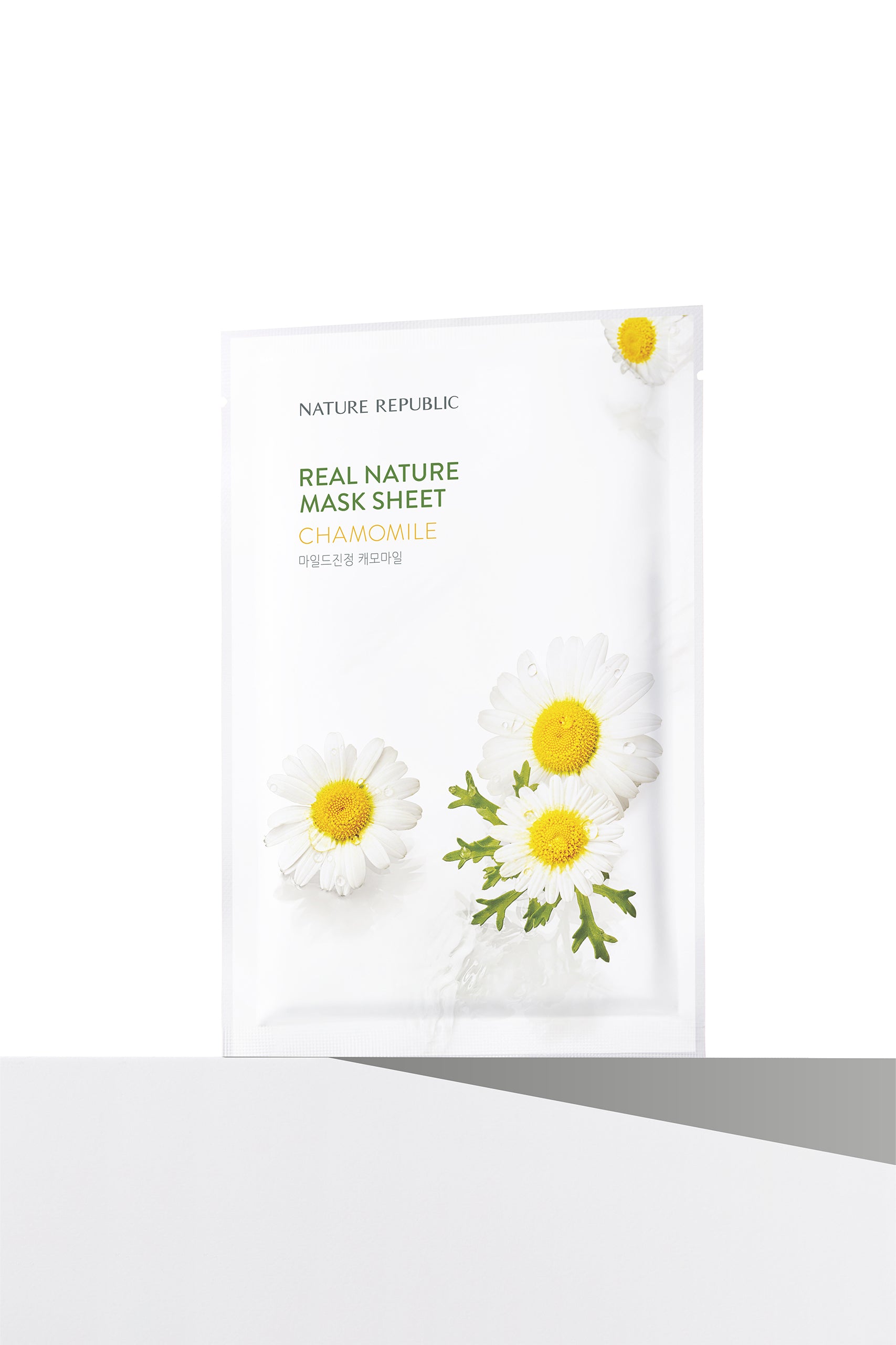 Real Nature Chamomile Mask Sheet - Face mask with Chamomile extract